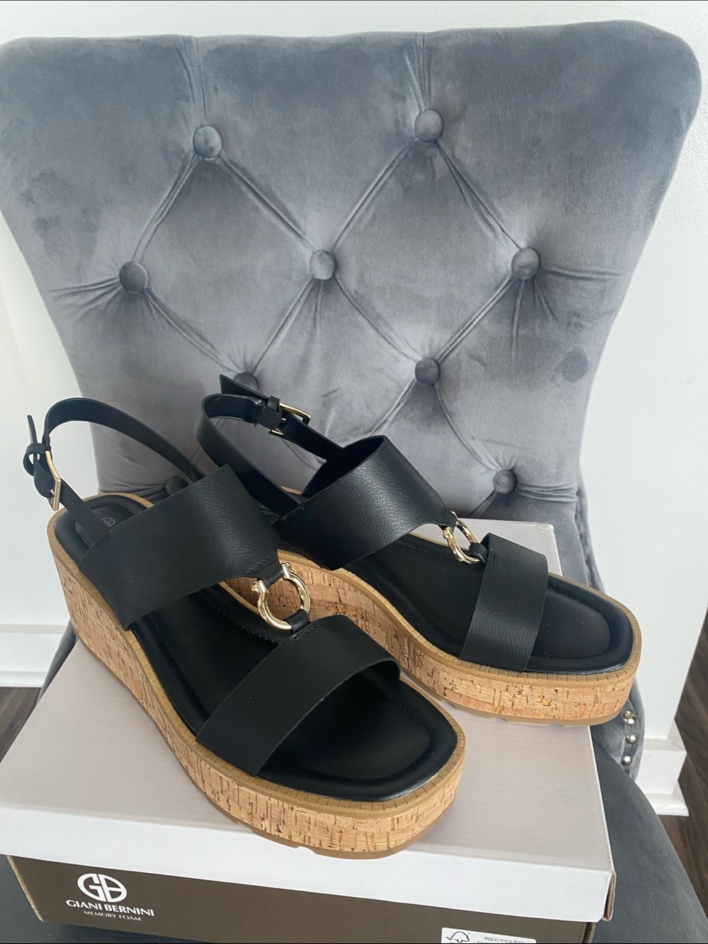 NWT Giani Bernini Black Leather Cork Wedge Sandals with Gold Hardware
